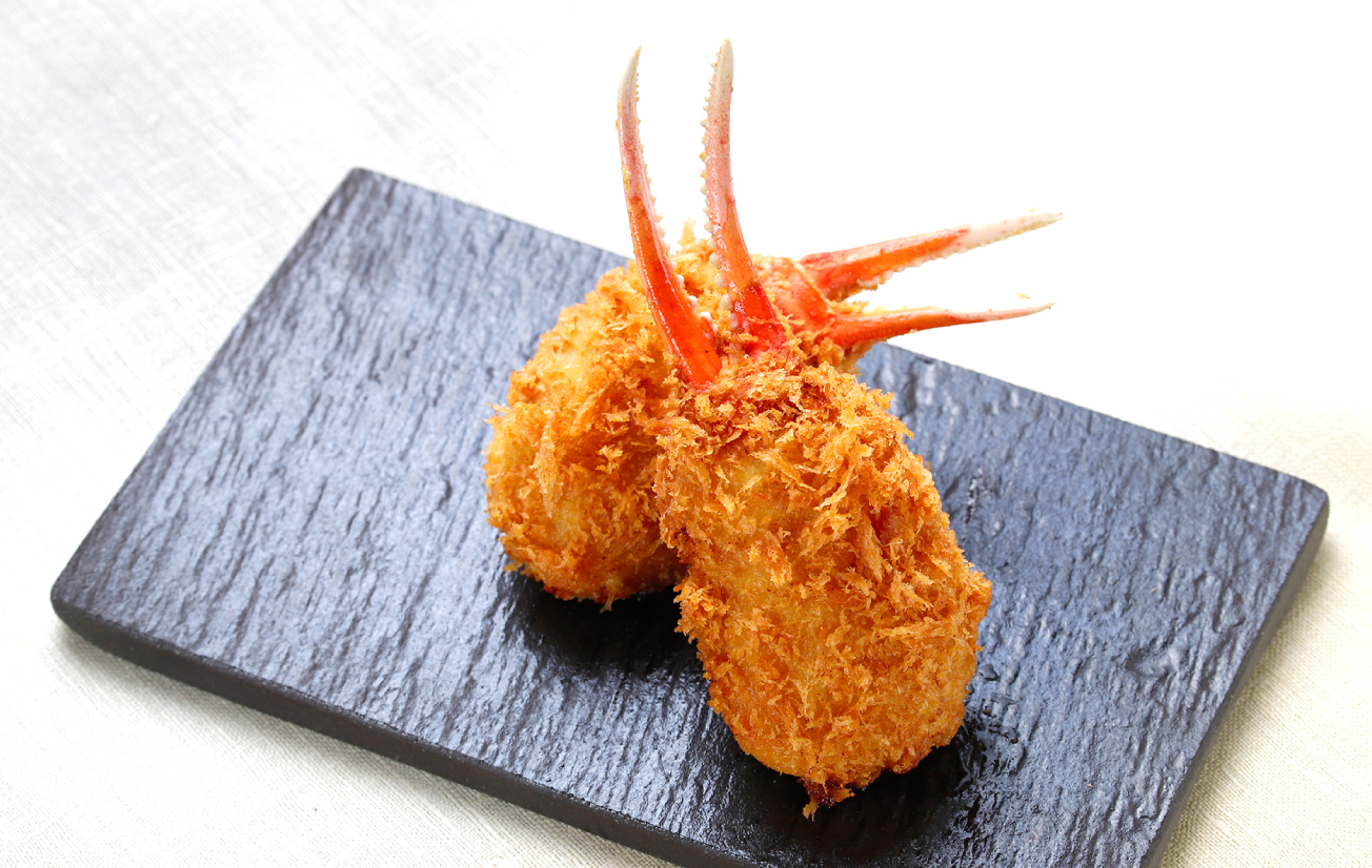 お手軽なカニクリーム揚餃子のレシピ！外はパリッ中はトロ〜で絶品