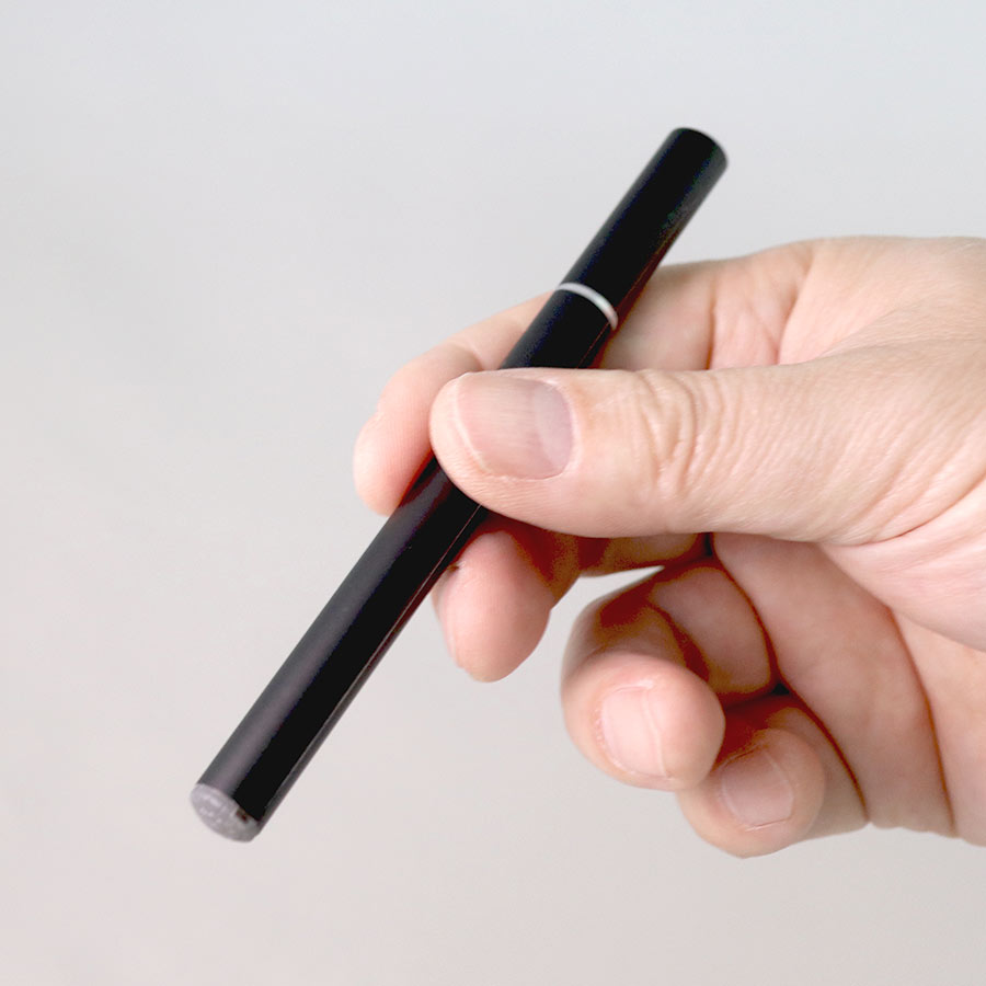 ニコチン入り電子タバコの普及：注意すべき点とリスク