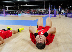 パリ五輪初戦で痛恨の黒星…バレー男子、金メダル目指す道のりは険しい