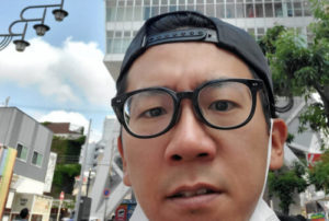 相方のコメントに涙が止まらない…マンホルモン秦野隆光さんの訃報にファンが悲しみに包まれる