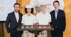 ルイ・ヴィトンが2024年パリ五輪のメダルトレーをデザイン！