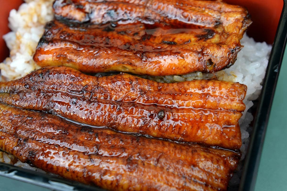 京急百貨店での「うなぎ弁当」販売で147人集団食中毒の報告が相次ぐ