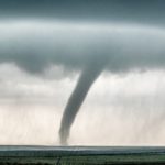 東京や大阪で竜巻注意！避難行動のポイントは？