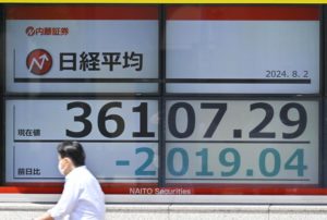 日経平均株価、ブラックマンデー以来の下げ幅に専門家が警鐘