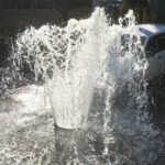 都心の駅を襲った“エアピストン現象”、マンホールのフタが飛び跳ねる惨事！