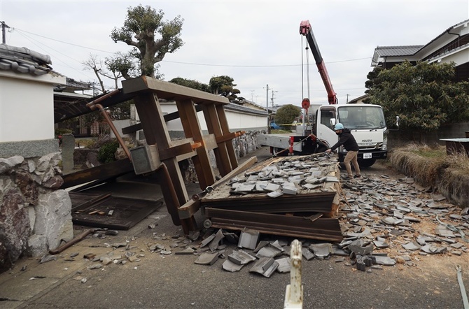 宮崎県の地震、お盆前キャンセル殺到！南海トラフ地震への警戒を強化