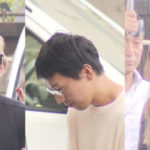 高級外車に飛び石当ったと偽り、撮影した免許証の個人情報を悪用か？