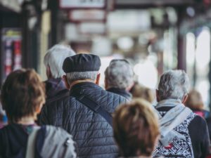 高齢化社会の象徴！100歳以上の高齢者が過去最多に達した理由とは