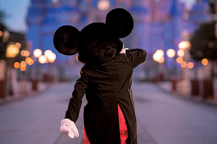 「夢の国」ディズニーランドの現実：富裕層の遊び場化する理由